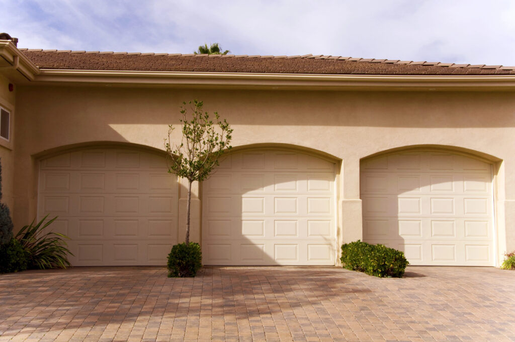 Garage Door Repair In Town 'n' Country, Fl